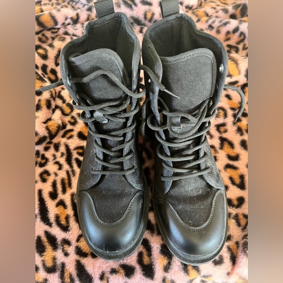 BLACK BOOTS - Picture 5 of 8